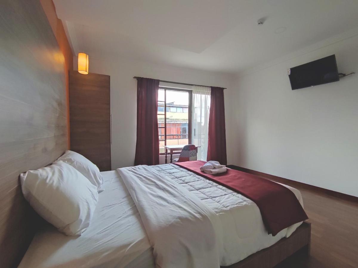 Hostal Nizza Куенка Екстериор снимка
