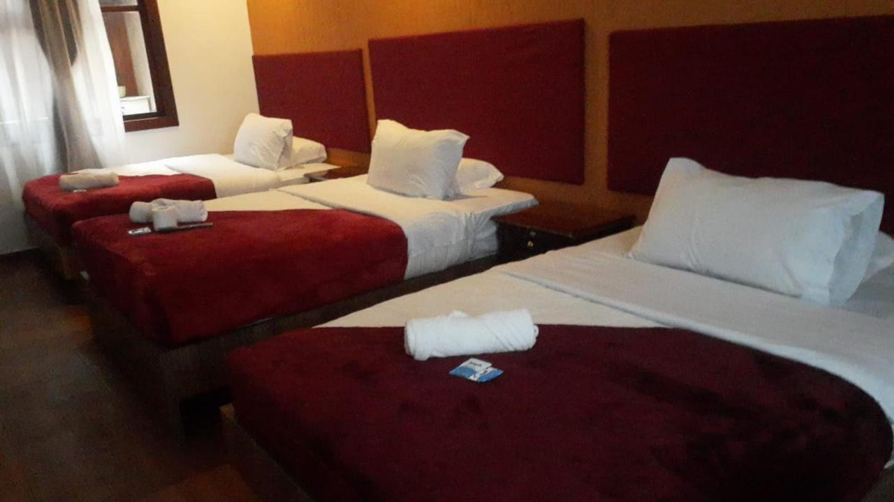 Hostal Nizza Куенка Екстериор снимка